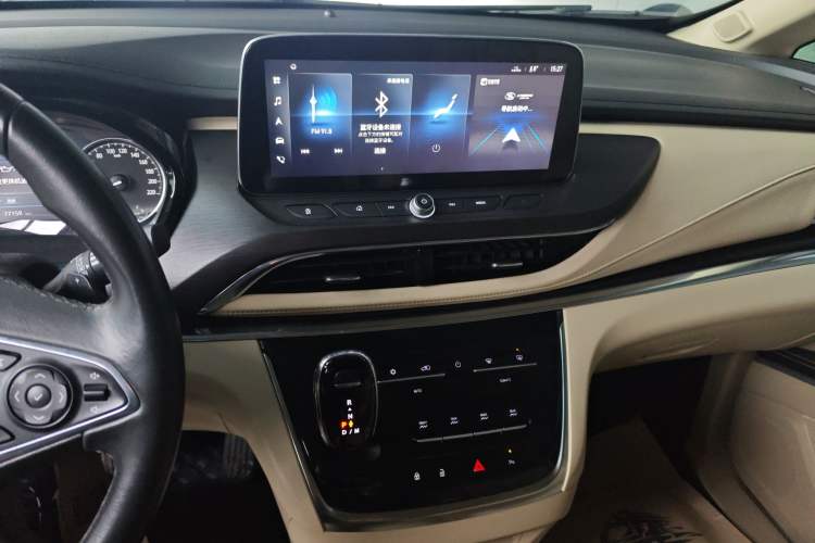 Used Buick GL8 2023 Facelifted Land Cruiser Executive Luxury Version