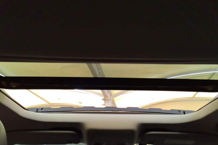 Used Ford Mondeo 2025 2.0T EcoBoost Luxury Version Headliner