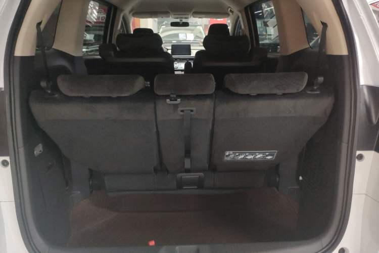 Used Honda Odyssey 2024 2.0L eHEV Sharp & Enjoy Edition Trunk