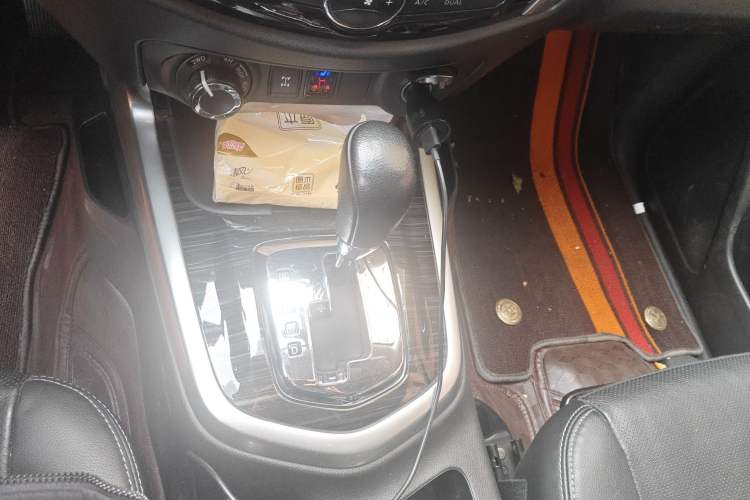 Used Nissan Terra 2018 2.5L Automatic 4x4 Flagship Edition