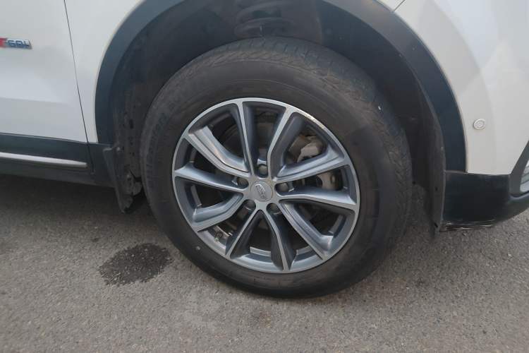 Used Geely Auto Emgrand X7 Sport 2020 1.8TD DCT Two-Wheel Drive Smart Connect 4G-Enabled Version
