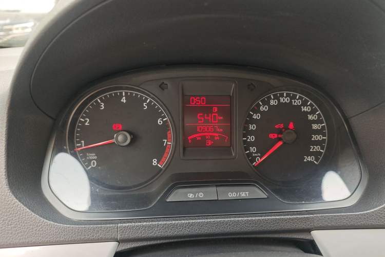 Used Volkswagen Jetta 2015 Value Edition 1.6L Manual Fashionable Style Instrument Cluster