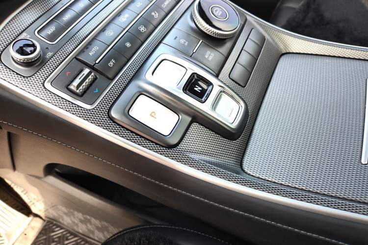 Used Hyundai Santa Fe 2023 Traveler 380T GDi Automatic Two-Wheel Drive GLX Elite Edition