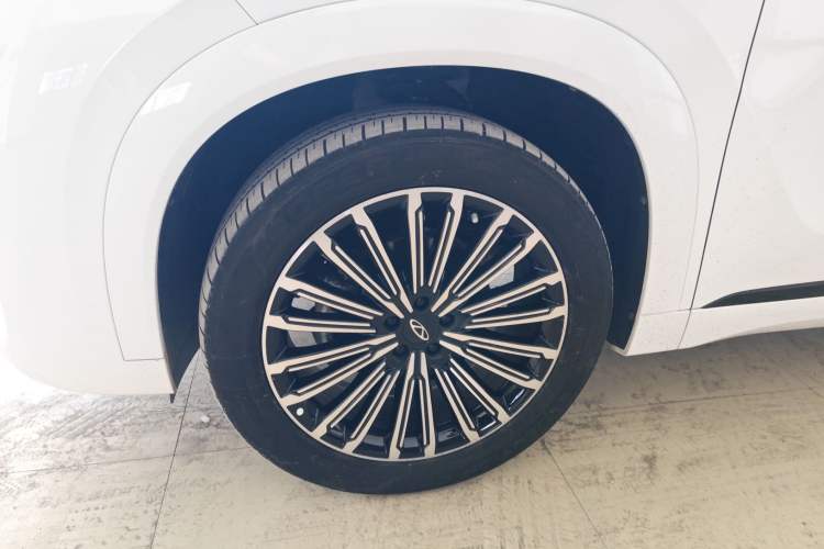 Used Chery Tiggo 9 2025 2.0T Automatic Two-Wheel Drive Luxury Edition 5 Seats Left Front Wheel Hub