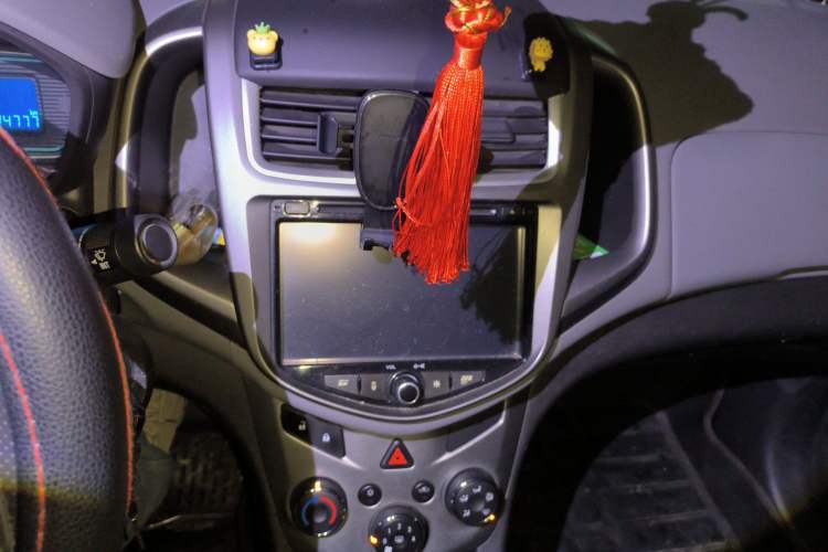 Used Chevrolet Aveo Sonic 2014 Sedan 1.4SL AT Fashion Edition Audio And AC Panel