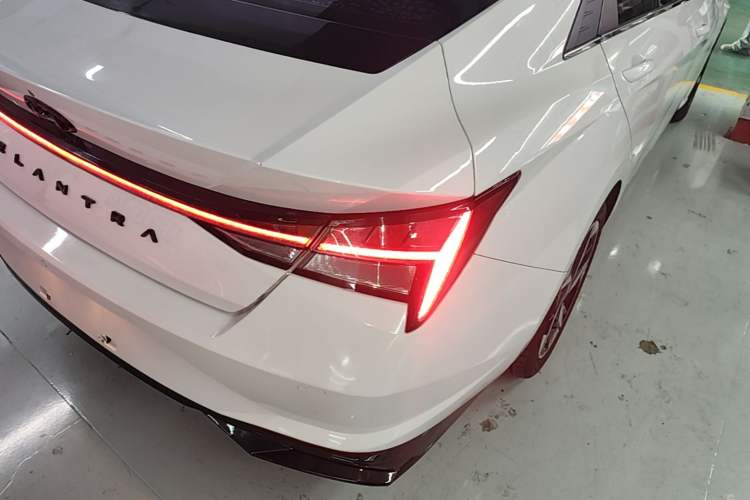 Used Hyundai Elantra 2021 1.5L CVT LUX Prestige Edition
