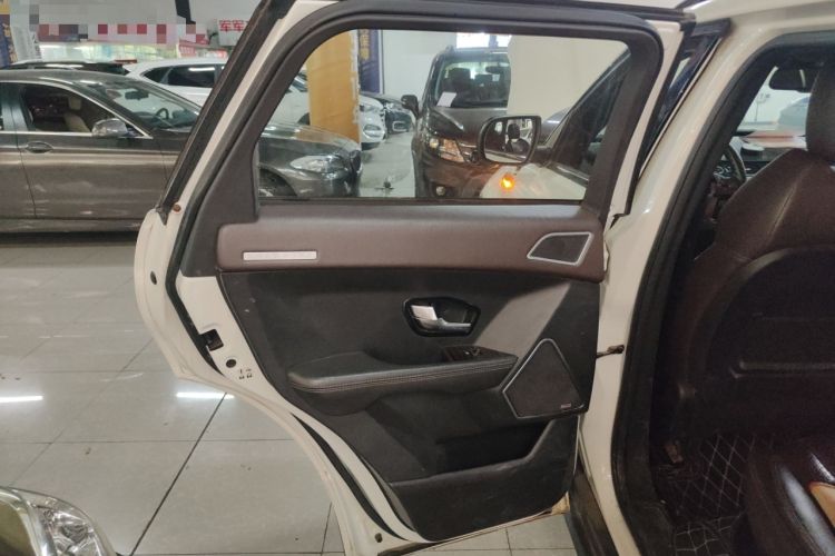 Used Land X7 2015 2.0T Panoramic Prestige Edition