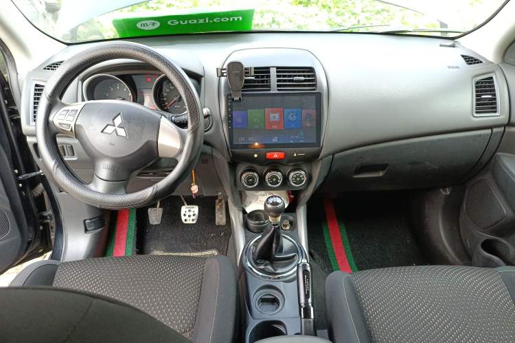 Used Mitsubishi ASX 2013 2.0L Manual Two-Wheel Drive Comfort Edition Center Console