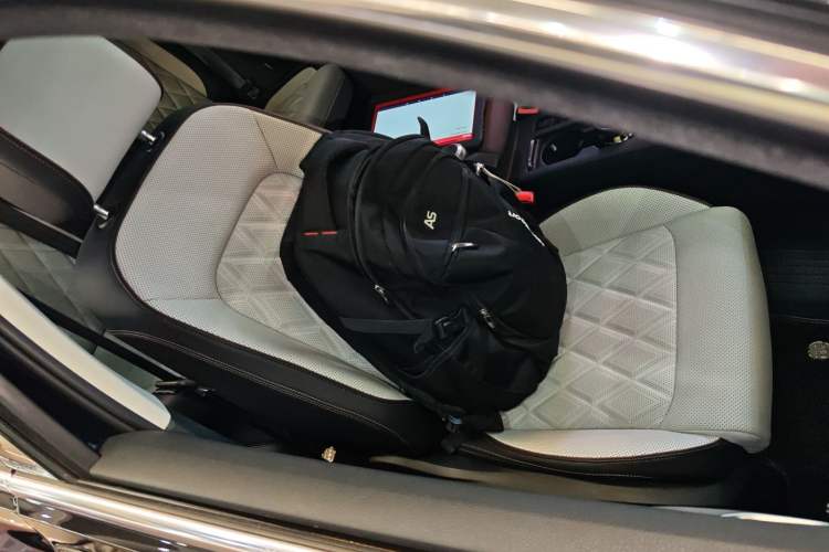 Used Volkswagen Magotan 2024 2 Million Units Zhongxiang Version 330TSI DSG Luxury Edition