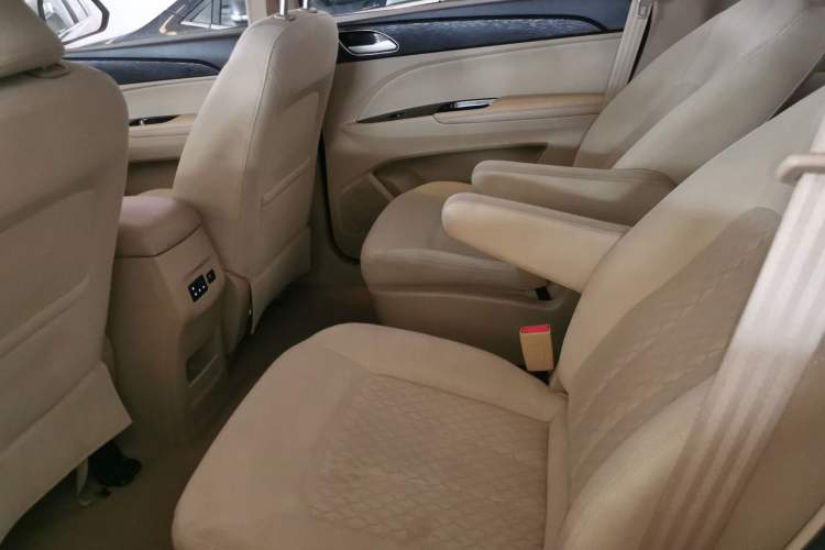 Used Baojun 730 2016 1.5L Manual Value Edition 7 Seats China V Emission Standard
