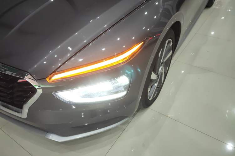 Used Hyundai Mistra 2021 1.8L CVT LUX Premium Edition
