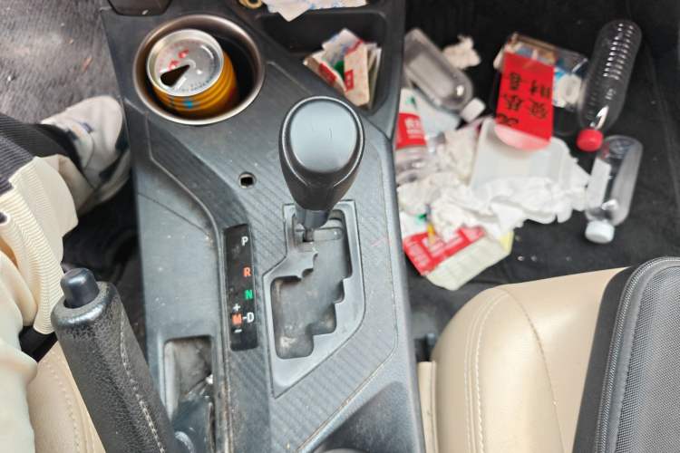 Used Toyota RAV4 2015 2.0L CVT Two-Wheel Drive Fashion Edition Gear Lever