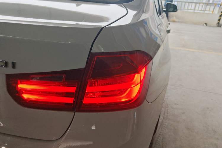 Used BMW 3 Series 2015 320i Active Edition
