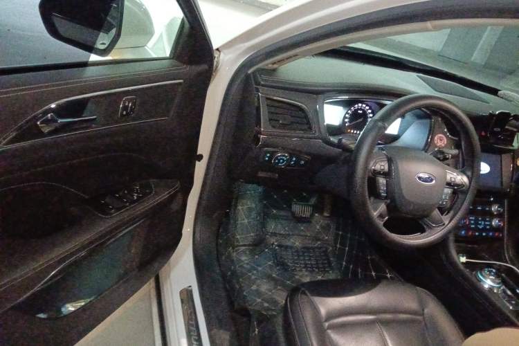 Used Ford Taurus 2017 EcoBoost 245 Fashion Edition