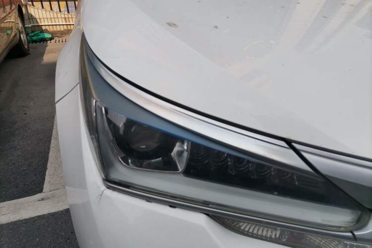 Used Toyota Corolla 2017 Revised Dual-Engine 1.8L E-CVT Leading Edition Right Front Headlight