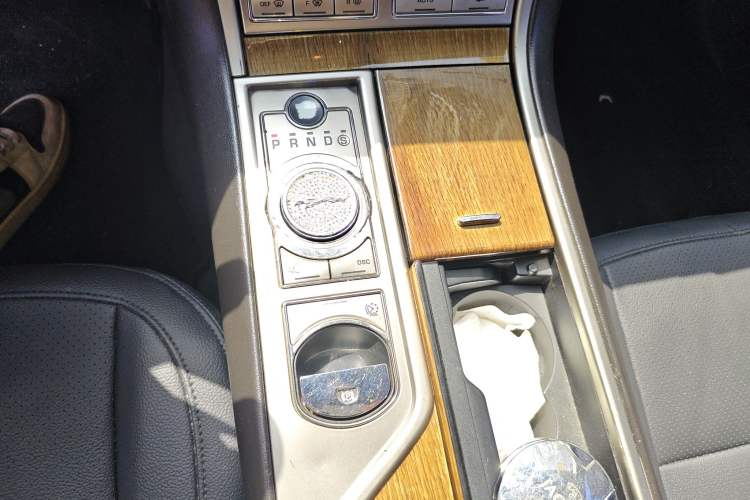 Used Jaguar XF 2009 XF 3.0L V6 Luxury Edition Gear Lever