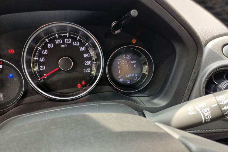 Used Honda XR-V 2015 1.8L VTi CVT Luxury Edition Odometer Close Up