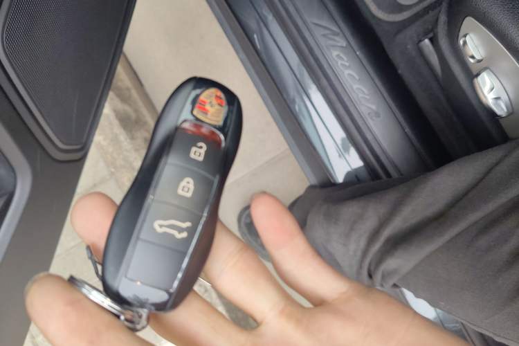 Used Porsche Macan 2018 Macan 2.0T Vehicle Key