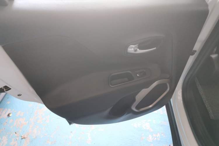 Used Jeep Renegade 2017 180T Automatic Kinetic Edition+