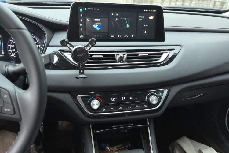 Used CHANGAN Ruicheng CC 2022 Blue Whale Edition 1.5T DCT Luxury Model Audio And AC Panel