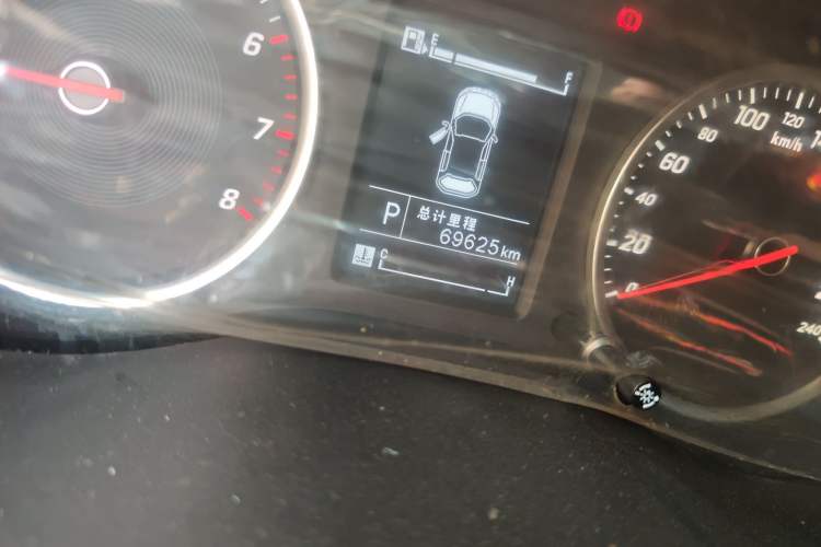 Used Baojun 730 2019 1.5T CVT Fashion Model 7 Seats China VI Emission Standard
