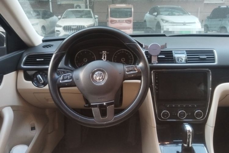 Used Volkswagen Passat 2015 1.8TSI DSG Prestige Edition Steering Wheel