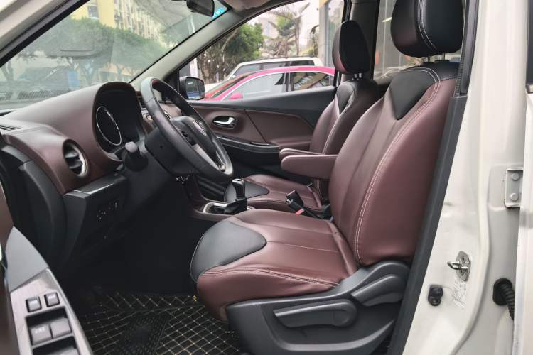 Used Venucia M50V 2019 1.5L Manual Comfort Edition
