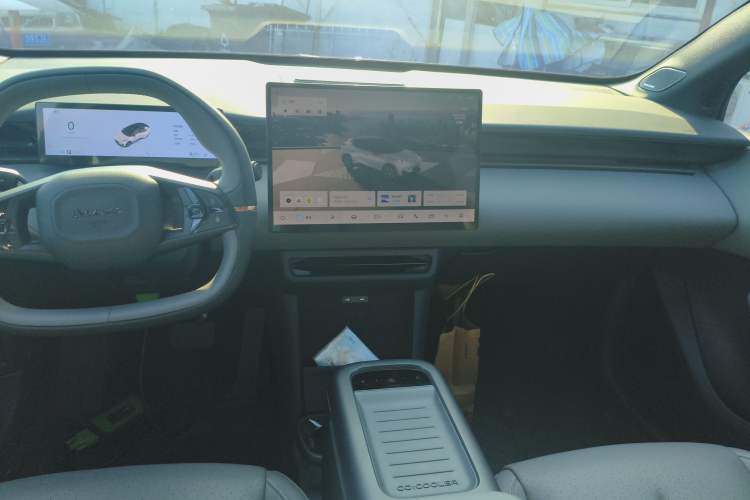 Used Lynk & Co Z20 2025 530 km Range Rear-Wheel Drive Pro
