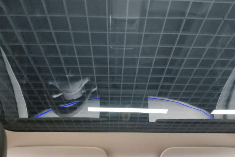 Used Tesla Model Y 2023 Long-Range All-Wheel-Drive Version
