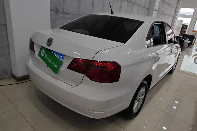 Used Volkswagen Jetta 2013 1.6L Manual Fashion Edition