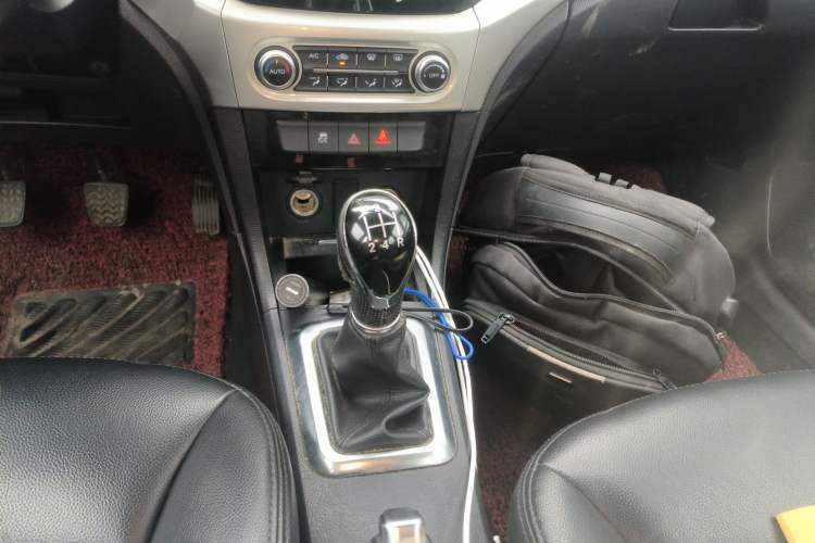 Used Great Wall C30 2016 1.5L Manual Luxury Model Gear Lever