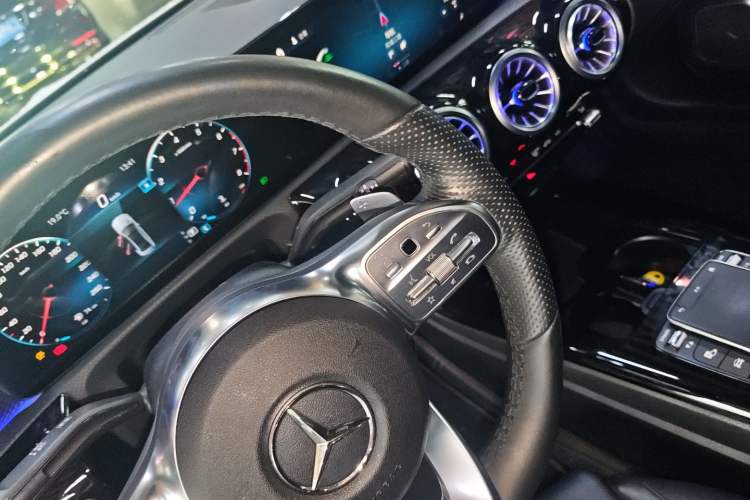 Used Mercedes-Benz A-Class 2022 Restyled A 200 L Sport Sedan Fashion Version
