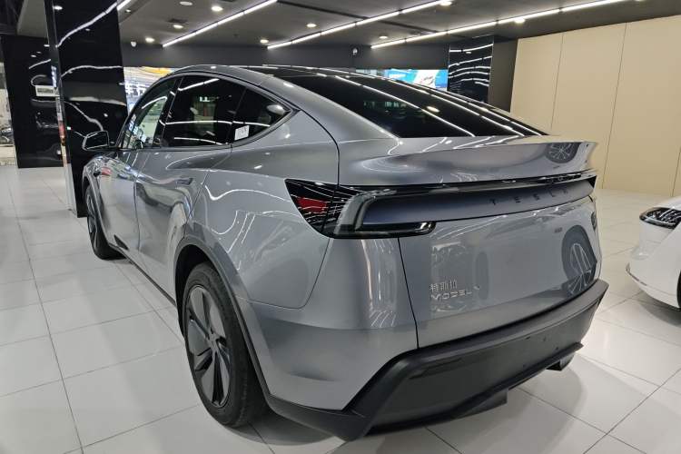 Used Tesla Model Y 2025 Rear-Wheel-Drive Version
