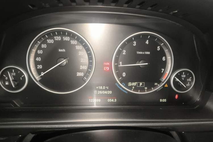 Used BMW 5 Series 2014 520Li Elegant Model
