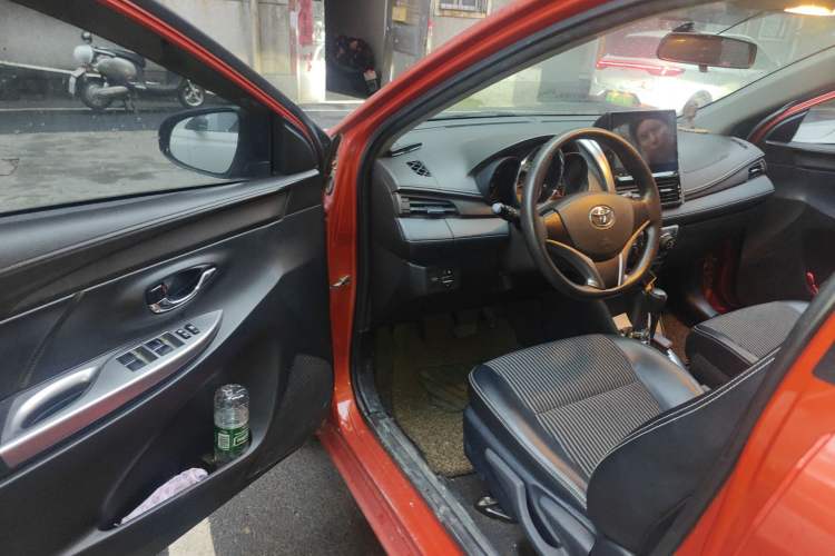 Used Toyota YARiS L Zhi Xuan 2015 1.5G Automatic Orange Limited Edition