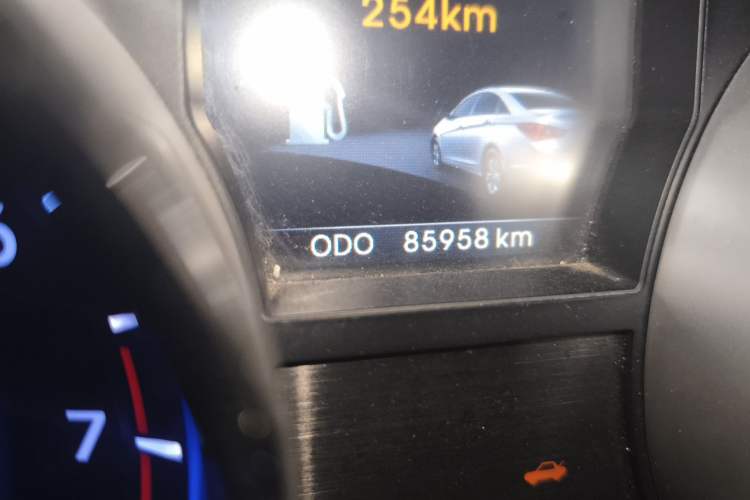 Used Hyundai Sonata 2011 2.0L Automatic Luxury Edition
