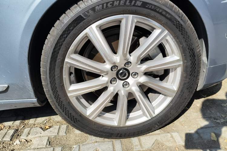 Used Volvo S90 New Energy 2019 T8 e-Drive Hybrid Intelligent Luxury Version China VI Standard
