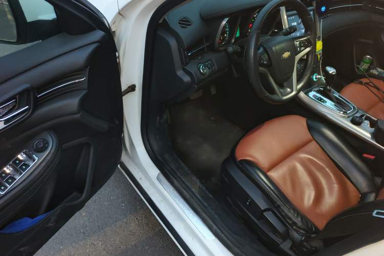 Used Chevrolet Malibu 2013 1.6T Automatic Comfort Edition Driver Seat