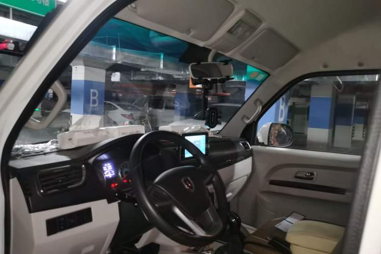 Used Jinbei New Hiace S 2023 1.5L Wealth Edition Van 2/5-Seater Air-Conditioned Model SWC15M
