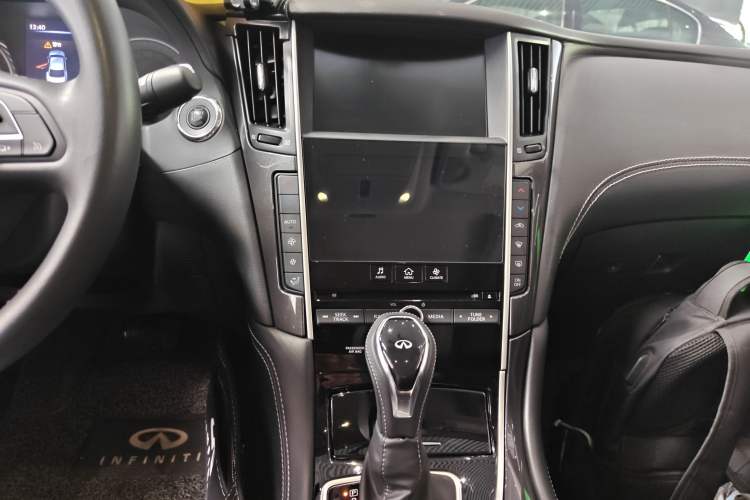 Used Infiniti Q50L 2018 2.0T Comfort Edition China VI Standard
