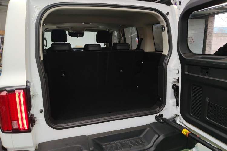 Used Tank 300 2023 2.0T Iron Rider 02 Trunk