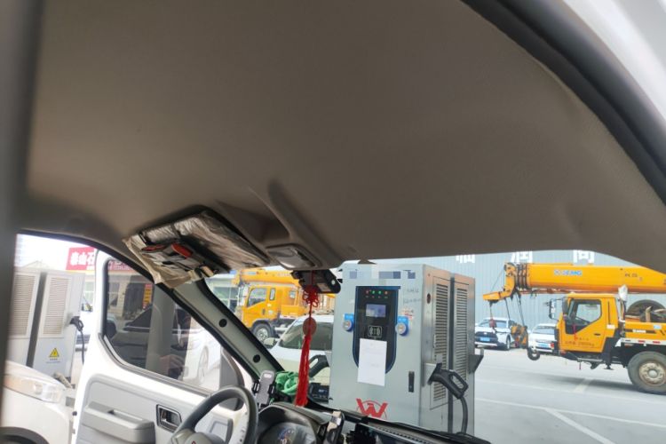 Used Wuling Yangguang 2024 300km Range Practical Window-Sealed Version 75kW