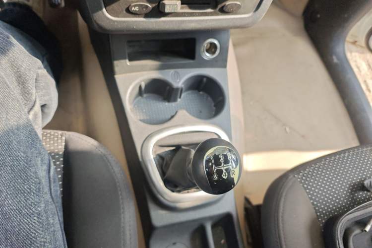 Used Dongfeng Fengon 330 2014 1.5L Manual Utility Version DK15
