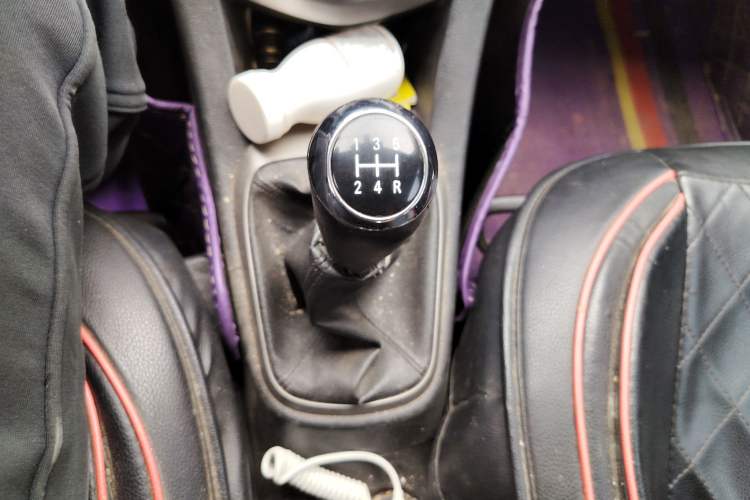 Used Chevrolet Aveo Sonic 2011 Sedan 1.4L MT SL