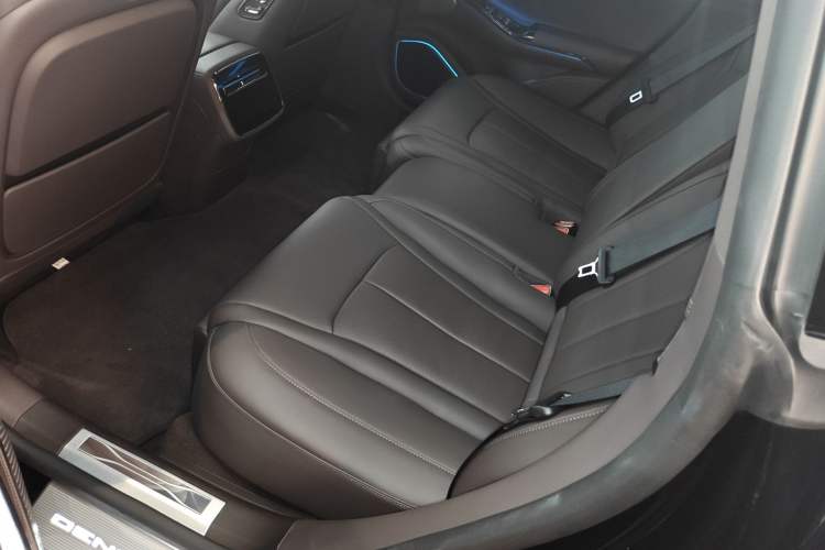 Used Denza Z9 2024 1100 km All-Wheel-Drive Ultra Version
