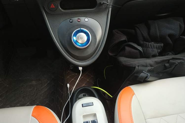 Used ORA Black Cat 2019 351 km Goddess Edition Gear Lever