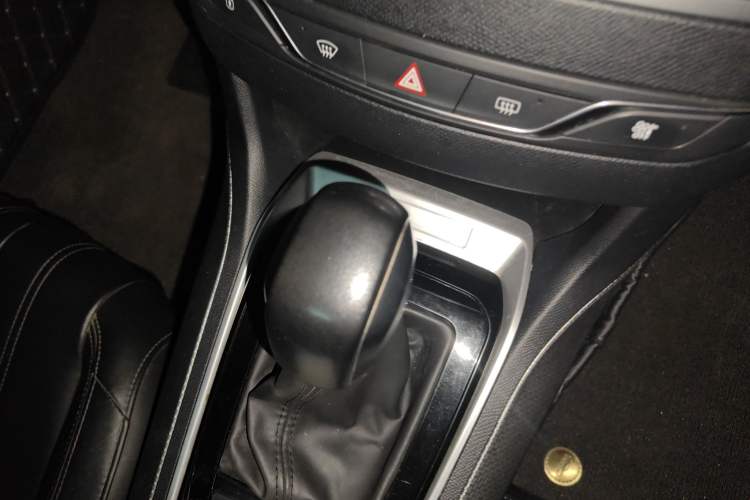 Used Peugeot 408 2019 230THP Automatic Luxury Edition China V Standard Gear Lever