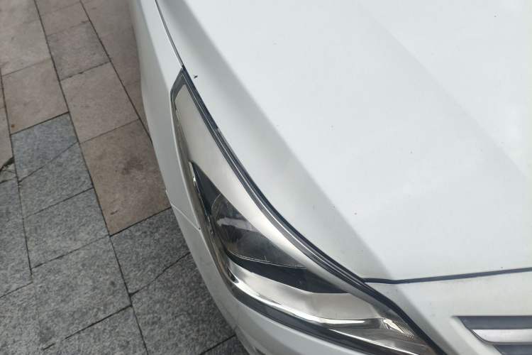 Used Hyundai Verna (older generation) 2014 1.4L Automatic Smart GLS Right Front Headlight