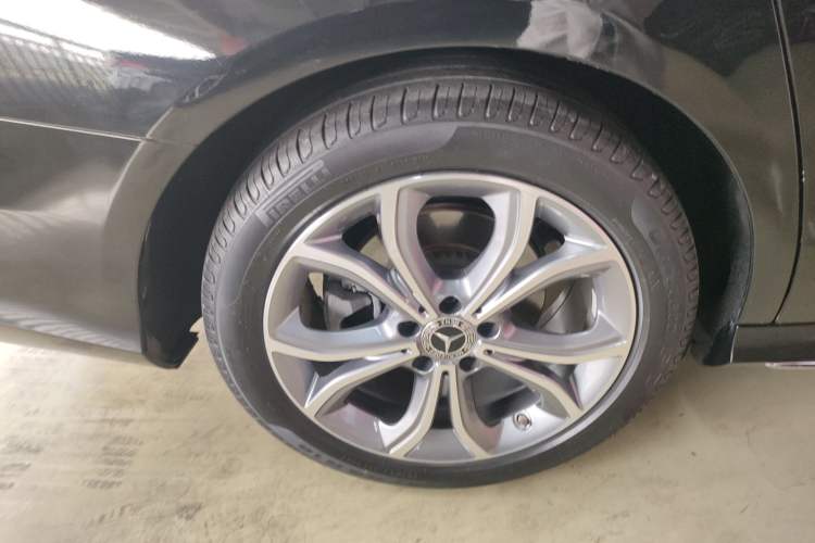 Used Mercedes-Benz E-Class 2020 E 300 L Sporty and Stylish Model Right Rear Wheel Hub