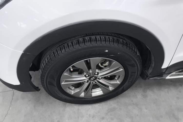 Used Hyundai Santa Fe 2013 2.4L Automatic Two-Wheel Drive Smart Version